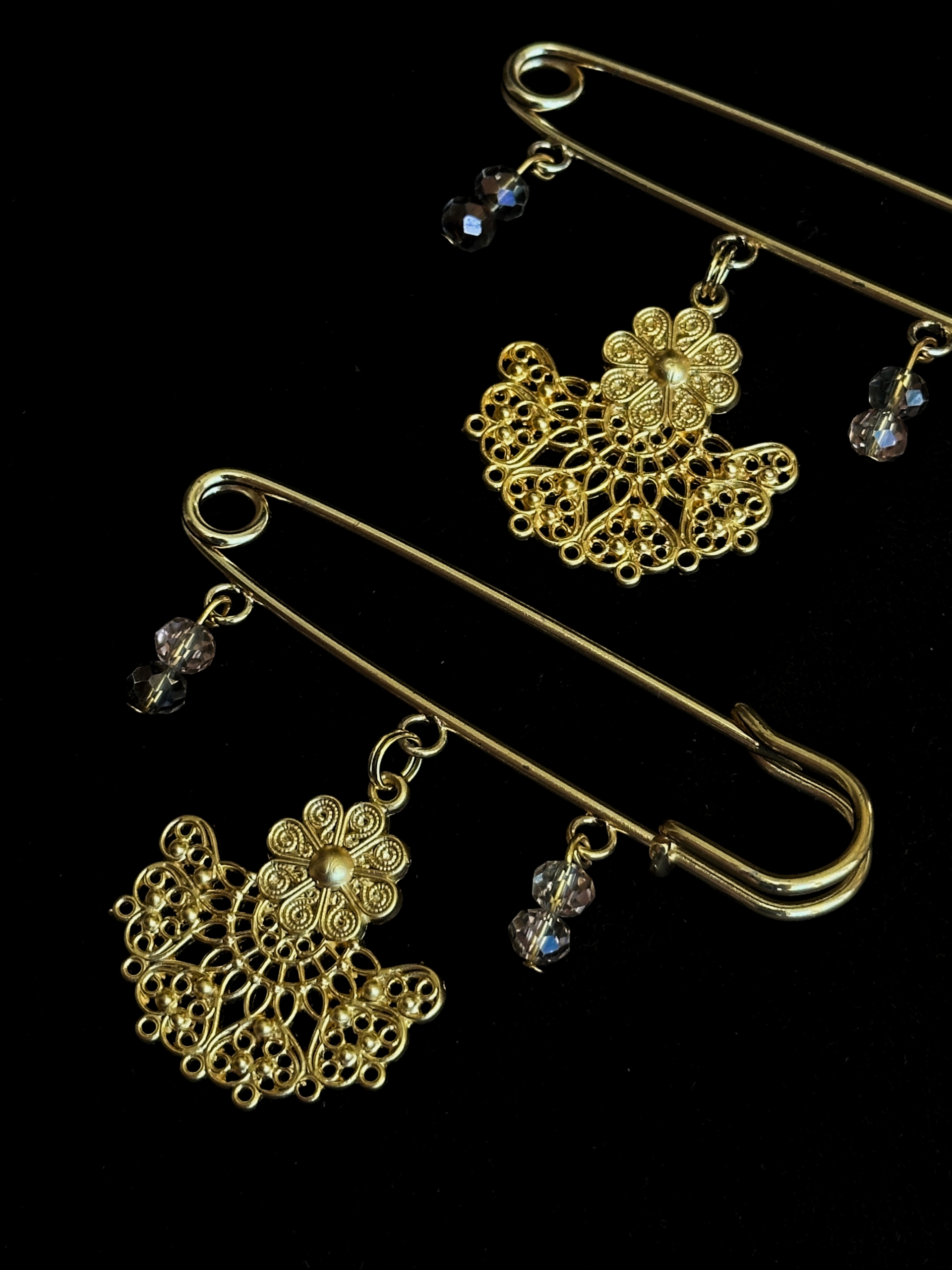 Gold Needle